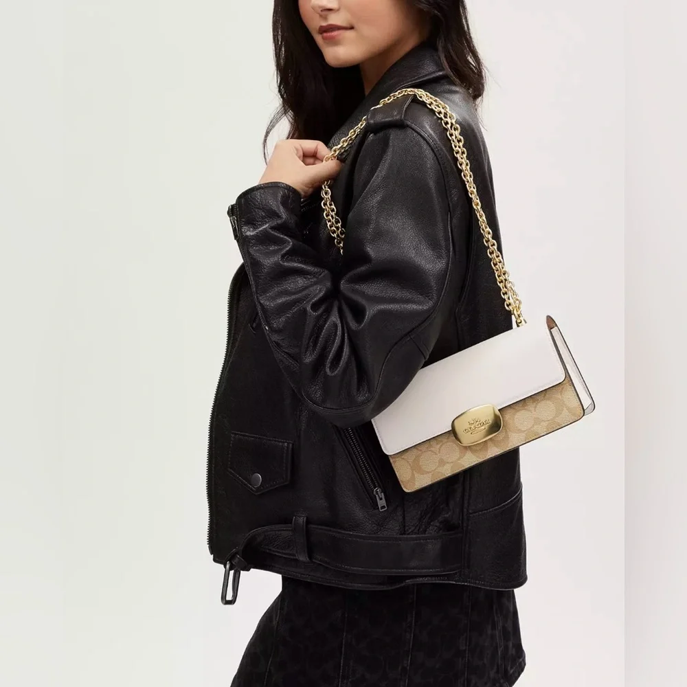 NWT Coach Eliza chain signature Crossbody shoulder Bag Chalk/light Khaki CP009